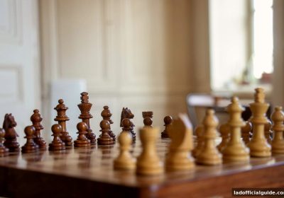 立博官方深度解析：炸金花与桥牌的战略博弈与PC端实战训练全攻略